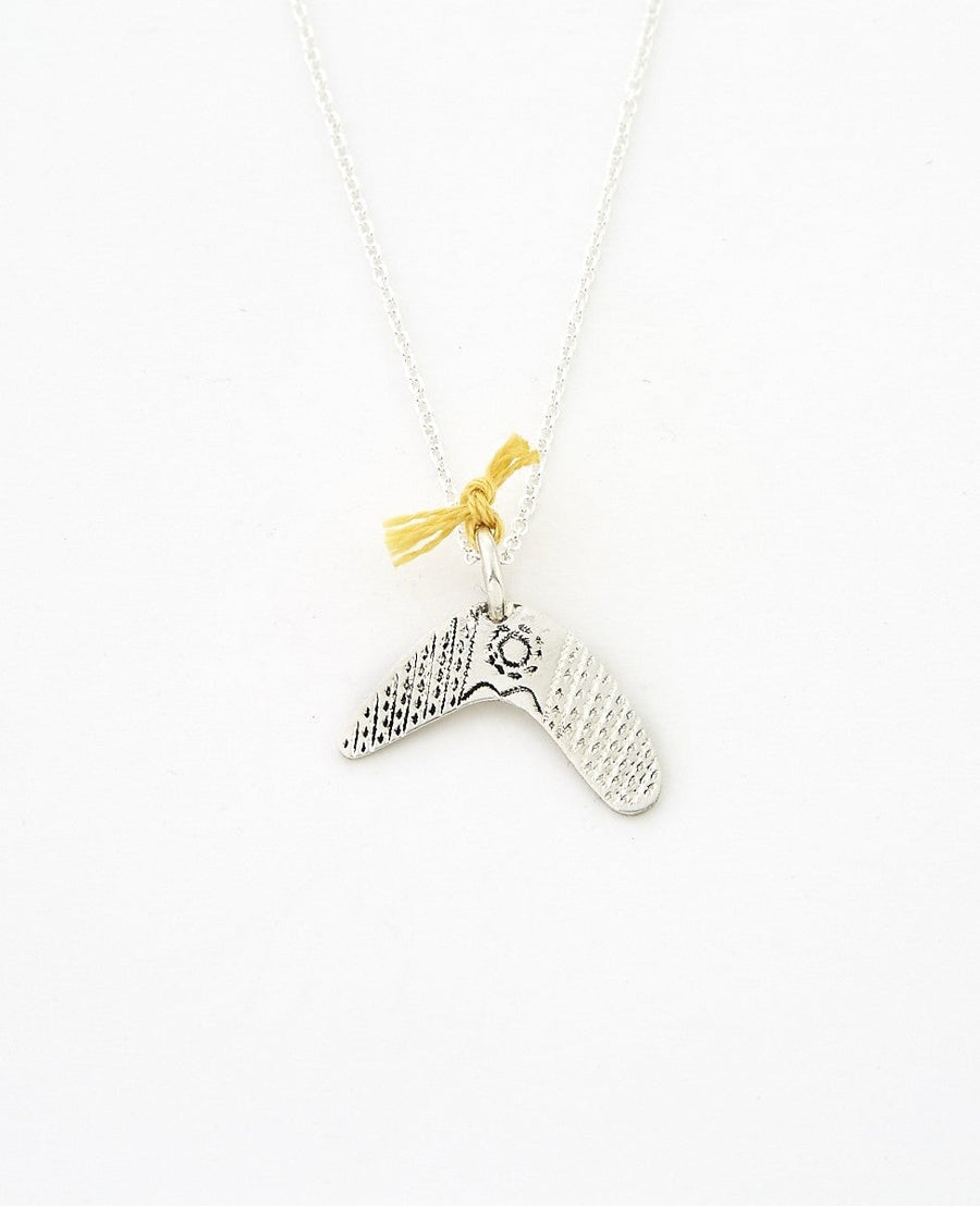 Le boomerang COLLIER ombre claire 