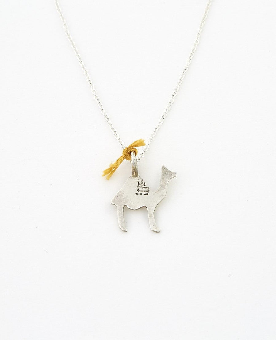 Le dromadaire COLLIER ombre claire 